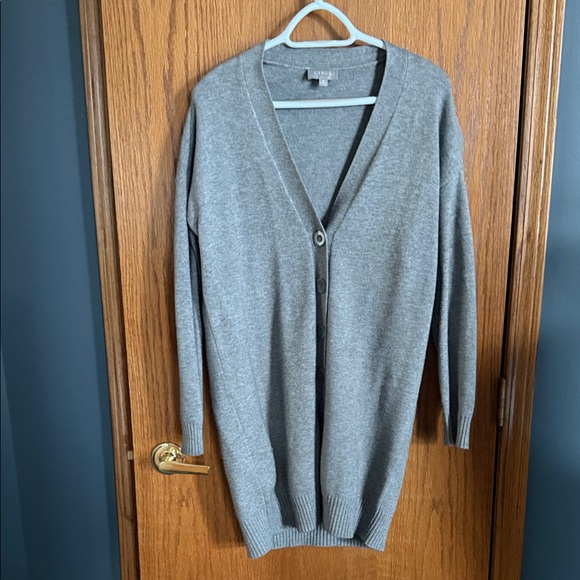 Cyrus Charcoal grey Knit Cardigan, never worn, size medium. - Picture 1 of 3